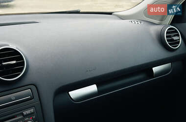 Хэтчбек Audi A3 2004 в 