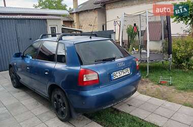 Хэтчбек Audi A3 2001 в 