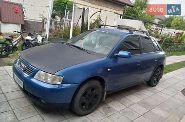 Хэтчбек Audi A3 2001 в 