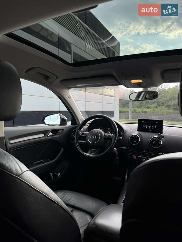 Седан Audi A3 2015 в Львове