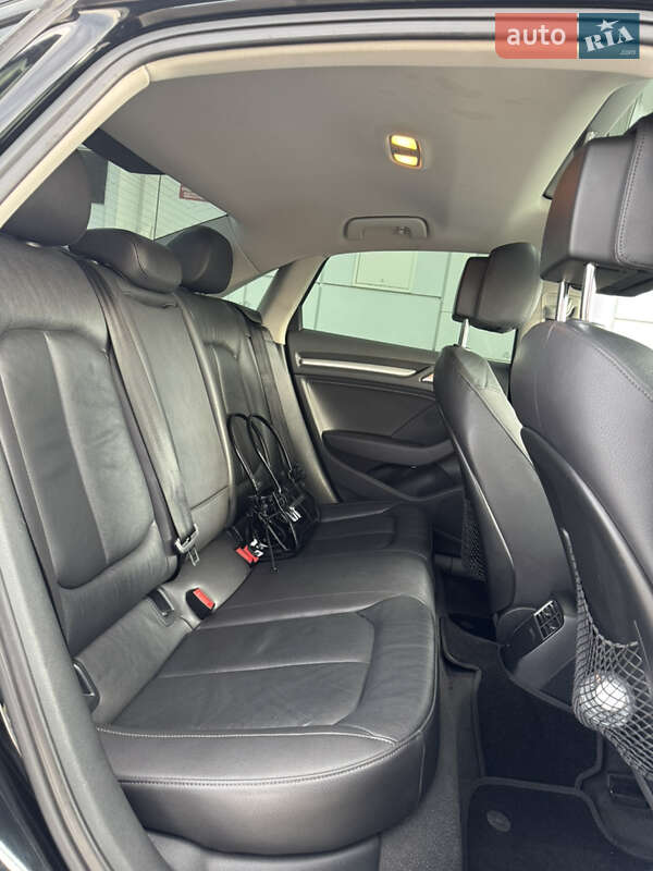 Седан Audi A3 2015 в Львове