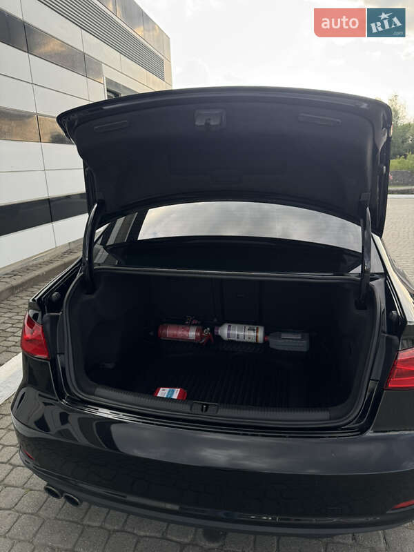 Седан Audi A3 2015 в Львове