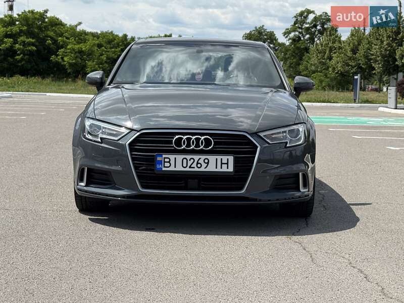 Седан Audi A3 2017 в Полтаве
