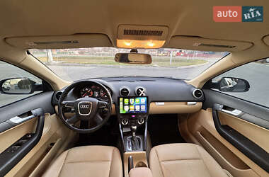 Хэтчбек Audi A3 2011 в 