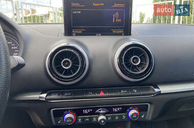 Седан Audi A3 2016 в 