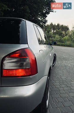 Хэтчбек Audi A3 2001 в 