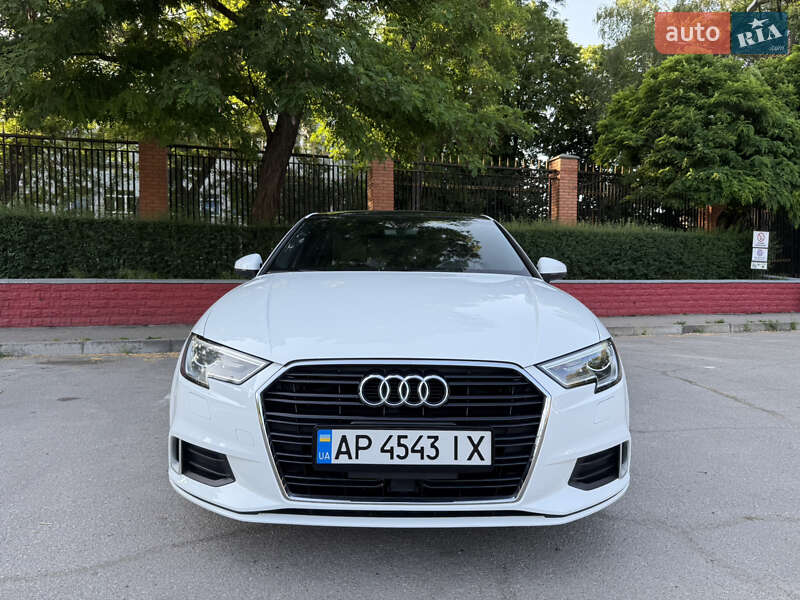 Седан Audi A3 2018 в Запорожье