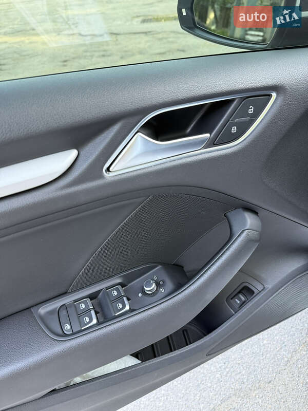 Седан Audi A3 2018 в Запорожье