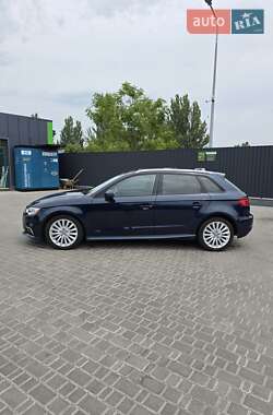 Хэтчбек Audi A3 2017 в 