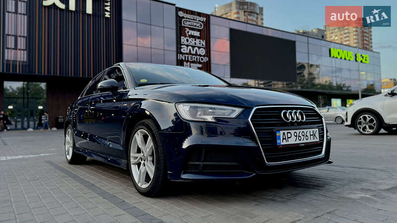 Седан Audi A3 2019 в Киеве