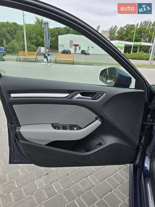Хэтчбек Audi A3 2017 в Кропивницком