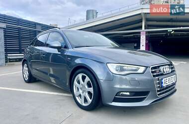 Хэтчбек Audi A3 2016 в 