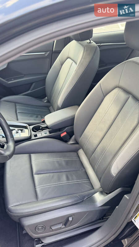 Седан Audi A3 2022 в Киеве