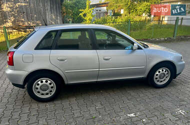 Хэтчбек Audi A3 2001 в 