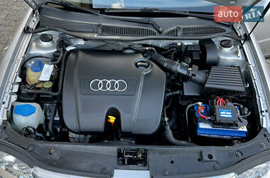 Хэтчбек Audi A3 2001 в 