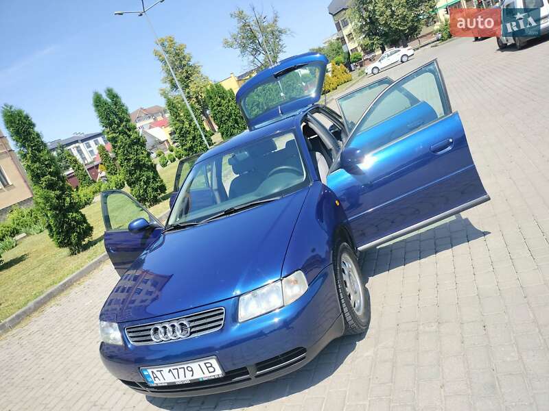 Хэтчбек Audi A3 1999 в 