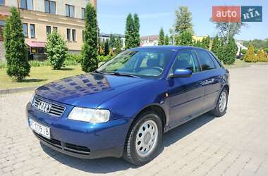 Хэтчбек Audi A3 1999 в 