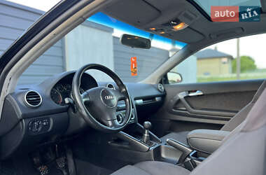 Хэтчбек Audi A3 2004 в 