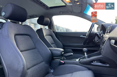 Хэтчбек Audi A3 2004 в 