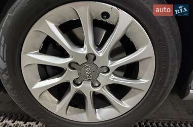 Хэтчбек Audi A3 2016 в 