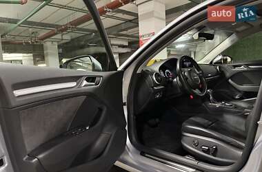 Хэтчбек Audi A3 2016 в 
