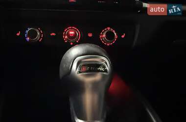 Хэтчбек Audi A3 2016 в 