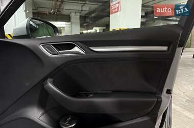 Хэтчбек Audi A3 2016 в 