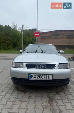 Хетчбек Audi A3 1999 в 