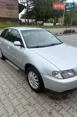 Хетчбек Audi A3 1999 в 