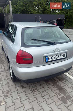 Хетчбек Audi A3 1999 в 