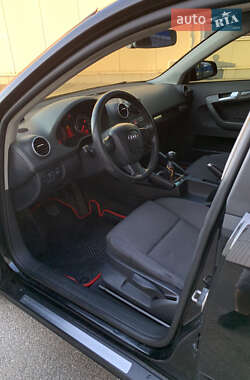 Хэтчбек Audi A3 2006 в 
