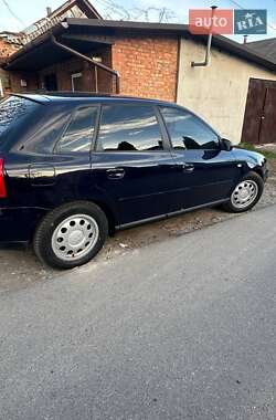 Хэтчбек Audi A3 2003 в 