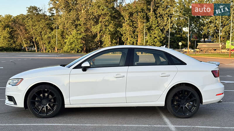 Седан Audi A3 2015 в Киеве