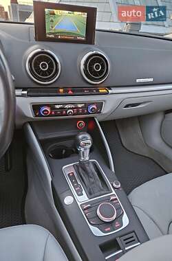 Седан Audi A3 2016 в 