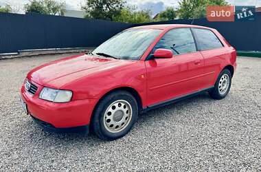 Хэтчбек Audi A3 1999 в 