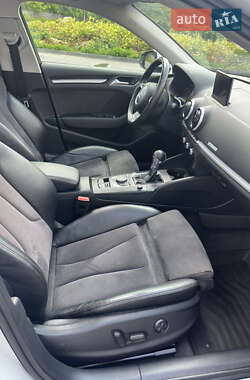 Хэтчбек Audi A3 2016 в 