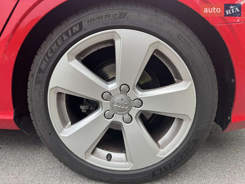 Седан Audi A3 2013 в Каменском