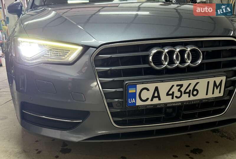 Хетчбек Audi A3 2015 в 