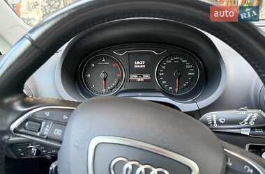 Хетчбек Audi A3 2015 в 