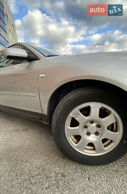 Хэтчбек Audi A3 2000 в 