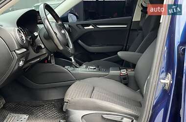 Хэтчбек Audi A3 2016 в 