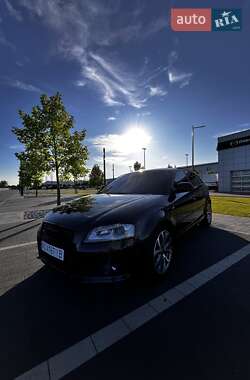 Хэтчбек Audi A3 2010 в 