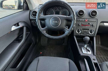 Хэтчбек Audi A3 2005 в 