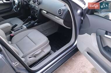 Хэтчбек Audi A3 2005 в 