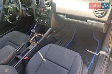 Хэтчбек Audi A3 2005 в 