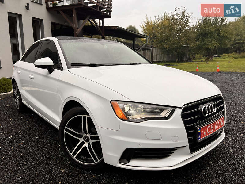 Седан Audi A3 2015 в Львове
