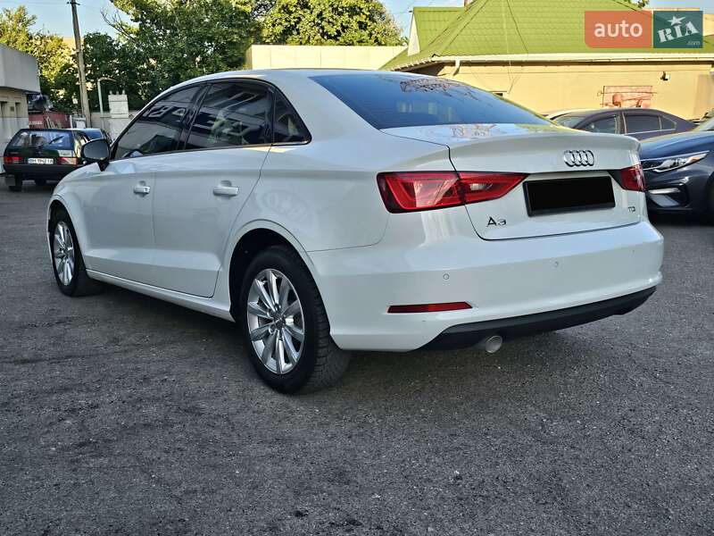 Седан Audi A3 2015 в Одессе