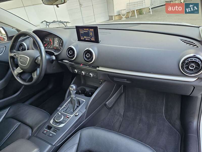Седан Audi A3 2015 в Одессе