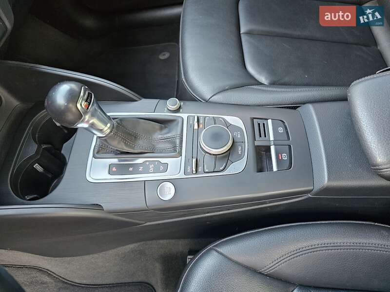 Седан Audi A3 2015 в Одессе