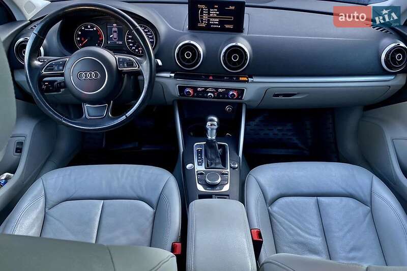 Седан Audi A3 2015 в Житомире